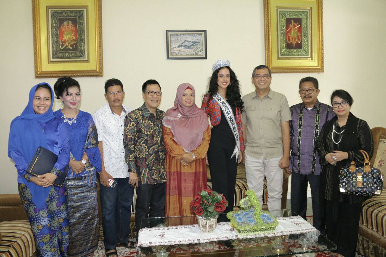 Puteri Indonesia 2016 bersama Walikota Payakumbuh dan Ketua Dekranasda Payakumbuh