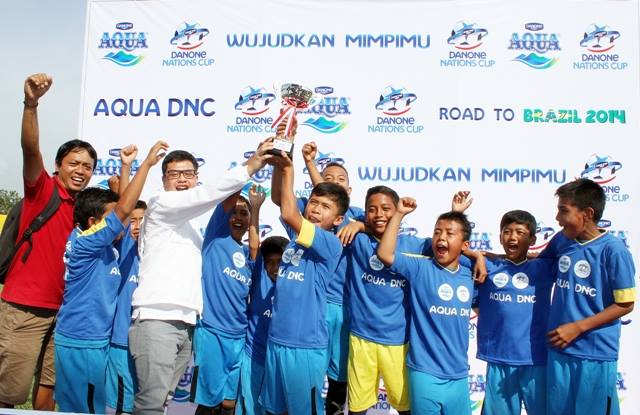 Tim Blue City saat menjuarai Danone National Cup 2014 di Sumbar mewakili tingkat nasional Juni