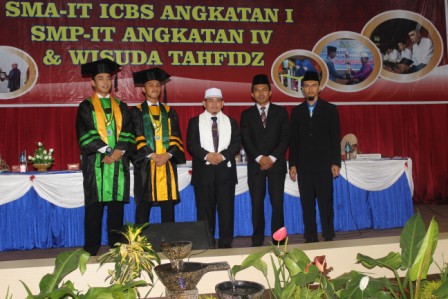Wisuda 223 Santri, Pesantren Insan Cendekia Sumbar Siapkan Lulusan Ulama Cendekiawan