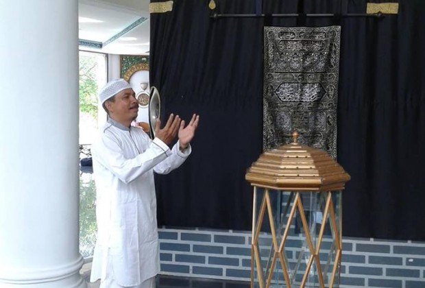 Kepala SDI-RJ Erianto saat manasik haji. (ist)