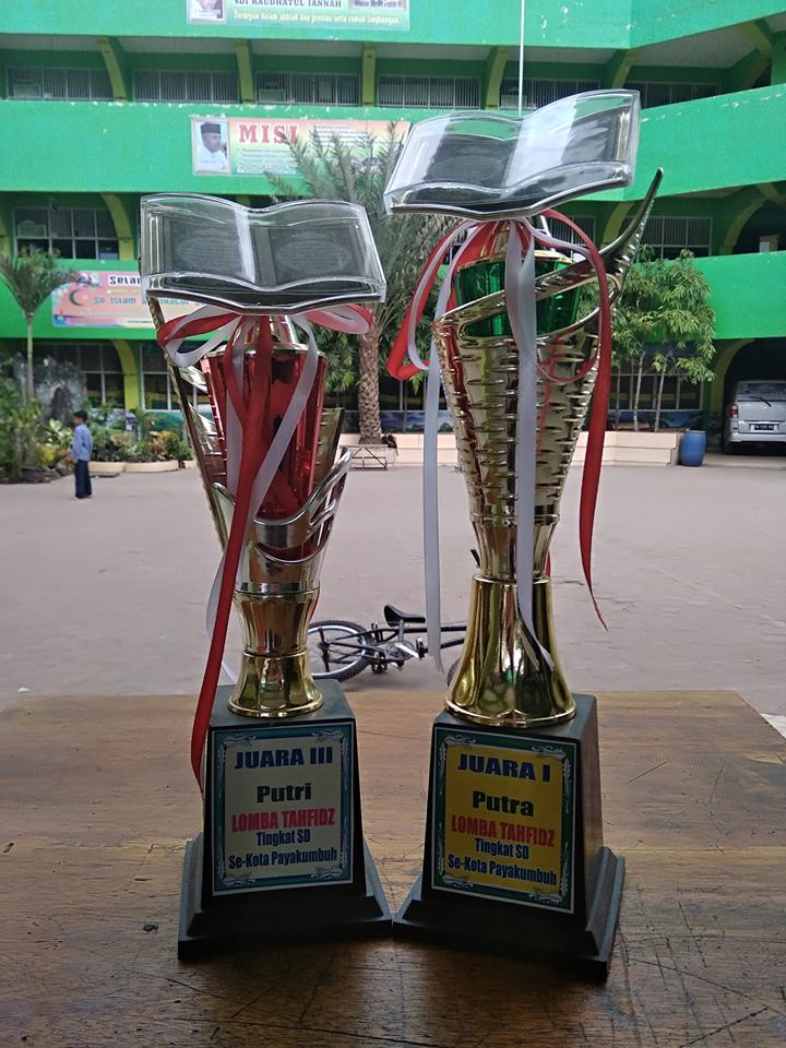 PERAIH JUARA III DAN I LOMBA TAHFIDZ TINGKAT KOTA PAYAKUMBUH