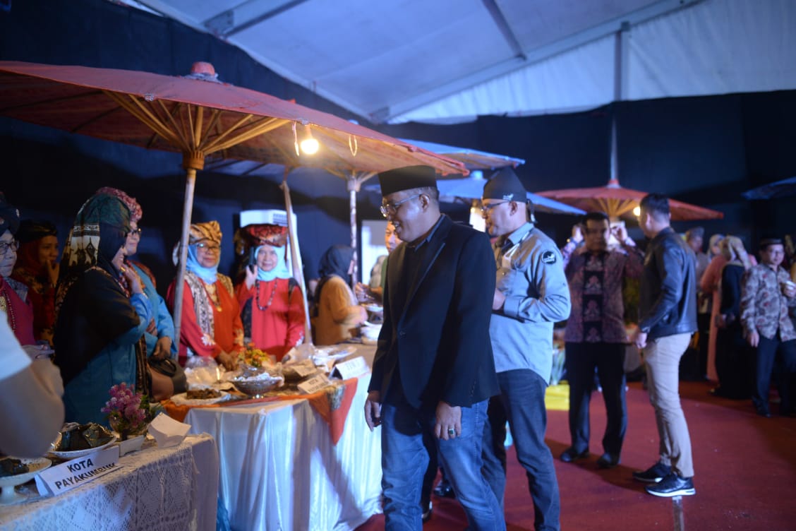 Puluhan Kuliner Tradisional Meriahkan Pasar Seni Payakumbuh, Supardi: Mari Kembangkan Konsep Ketahanan Pangan