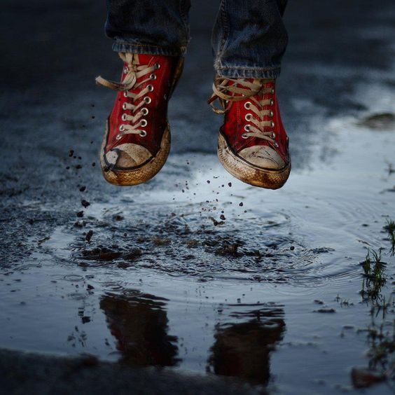 Merawat Sepatu di Musim Hujan, Ketahui 6 Langkah Ini