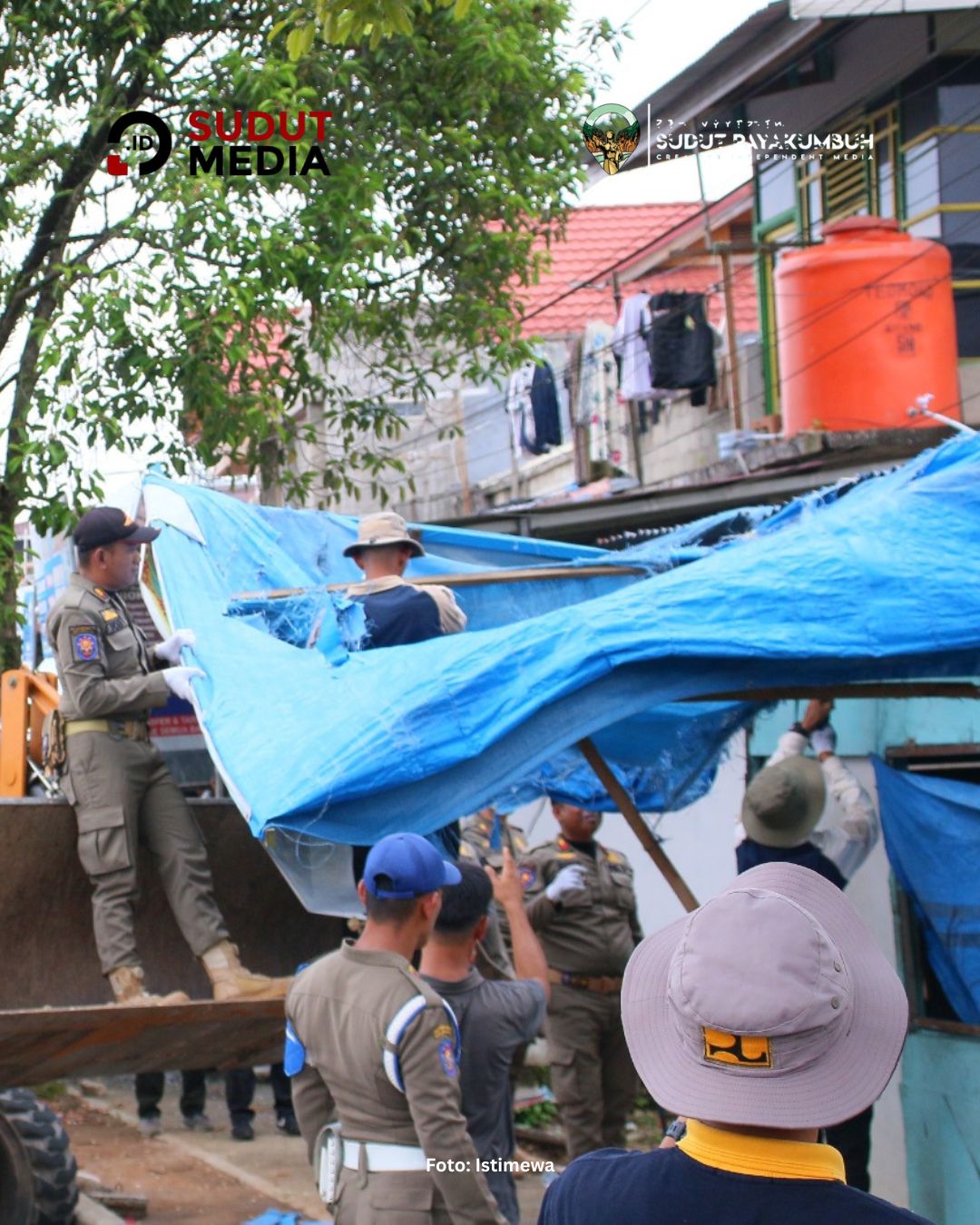Pemko Payakumbuh melalui Satpol PP Payakumbuh lakukan penertiban terhadap bangunan liar