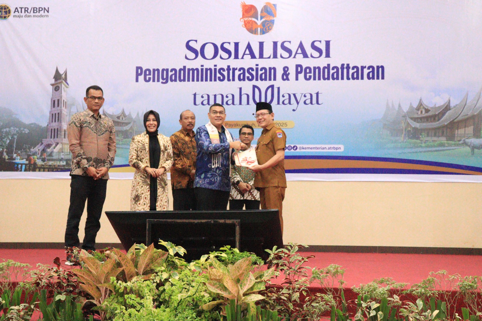Wali Kota Payakumbuh sambut kedatangan Wamen ATR BPN di Payakumbuh