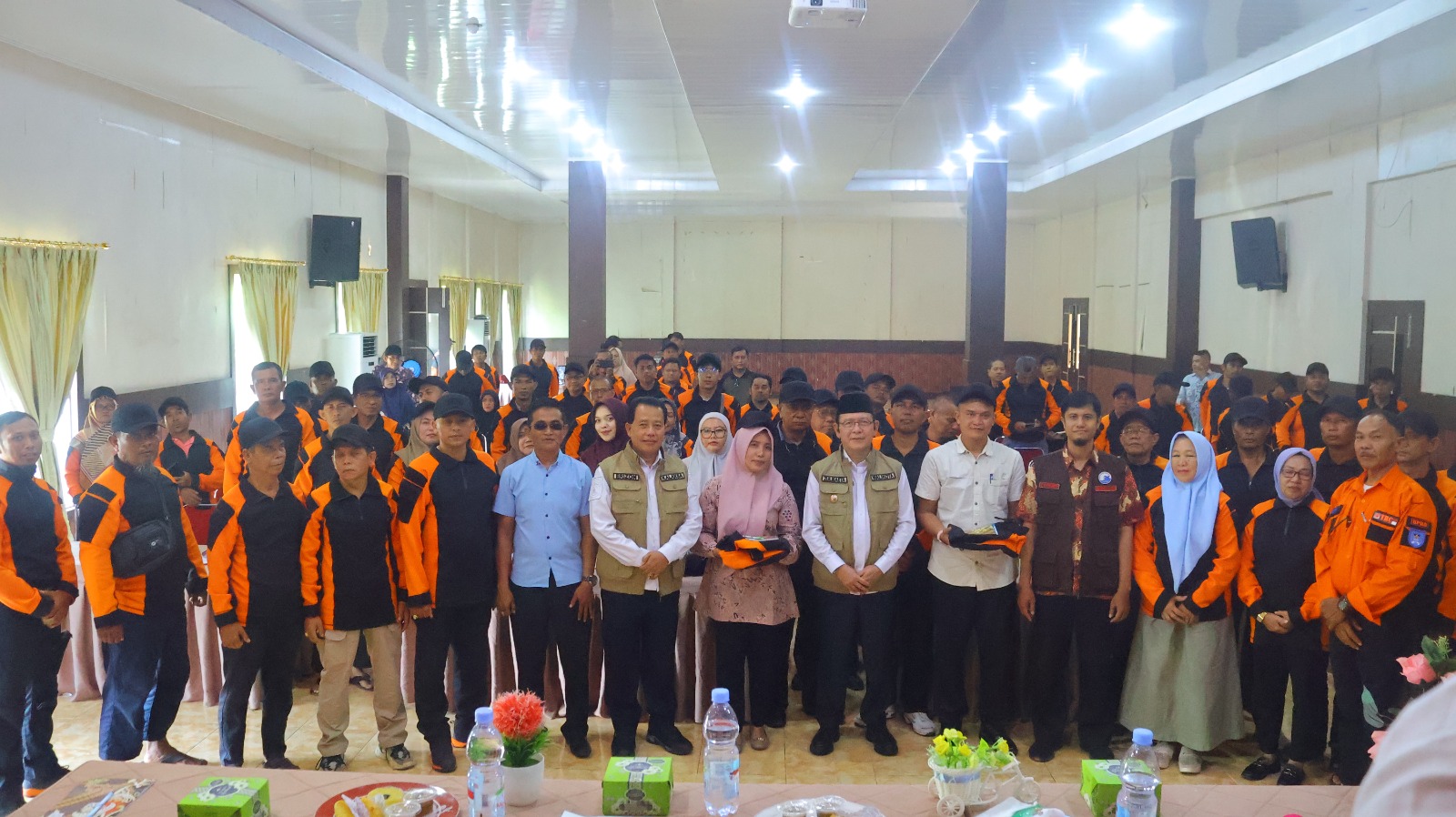 Wali Kota Payakumbuh bersama ratusan peserta pelatihan tanggap dan mitigasi bencana