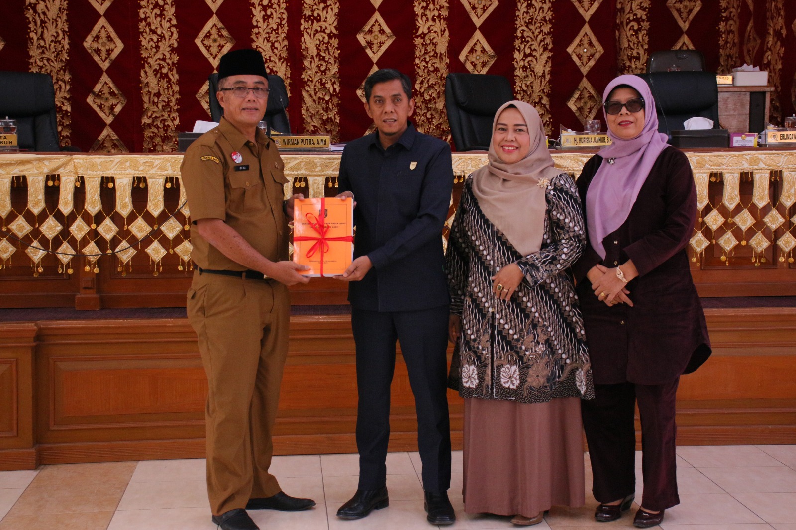 Sekda serahkan Nota Perubahan KUA-PPAS 2025 ke DPRD