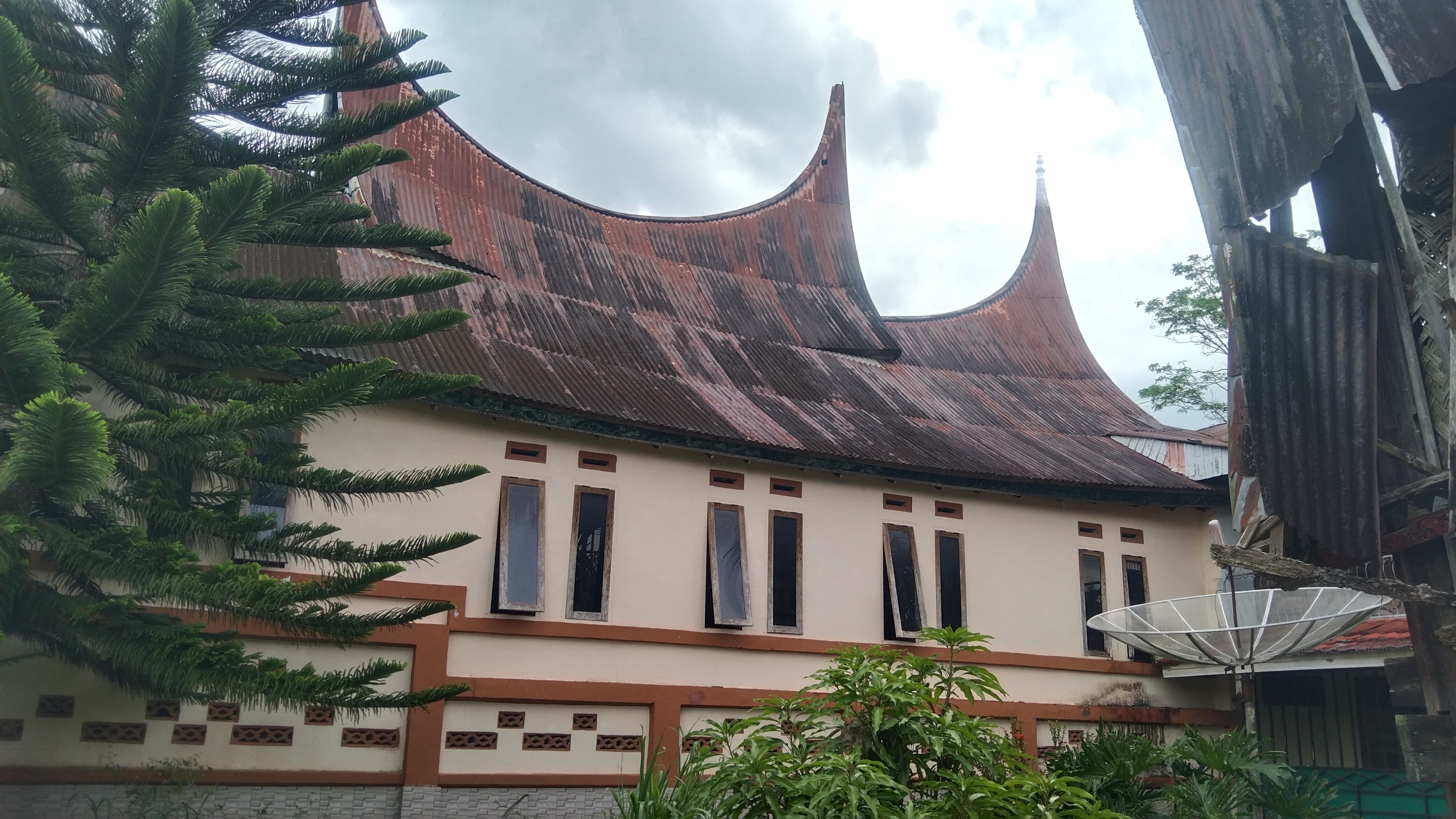 Koto Tuo Lautan Api: Jejak Luka dan Tuah Karamaik Oyah Balubuih