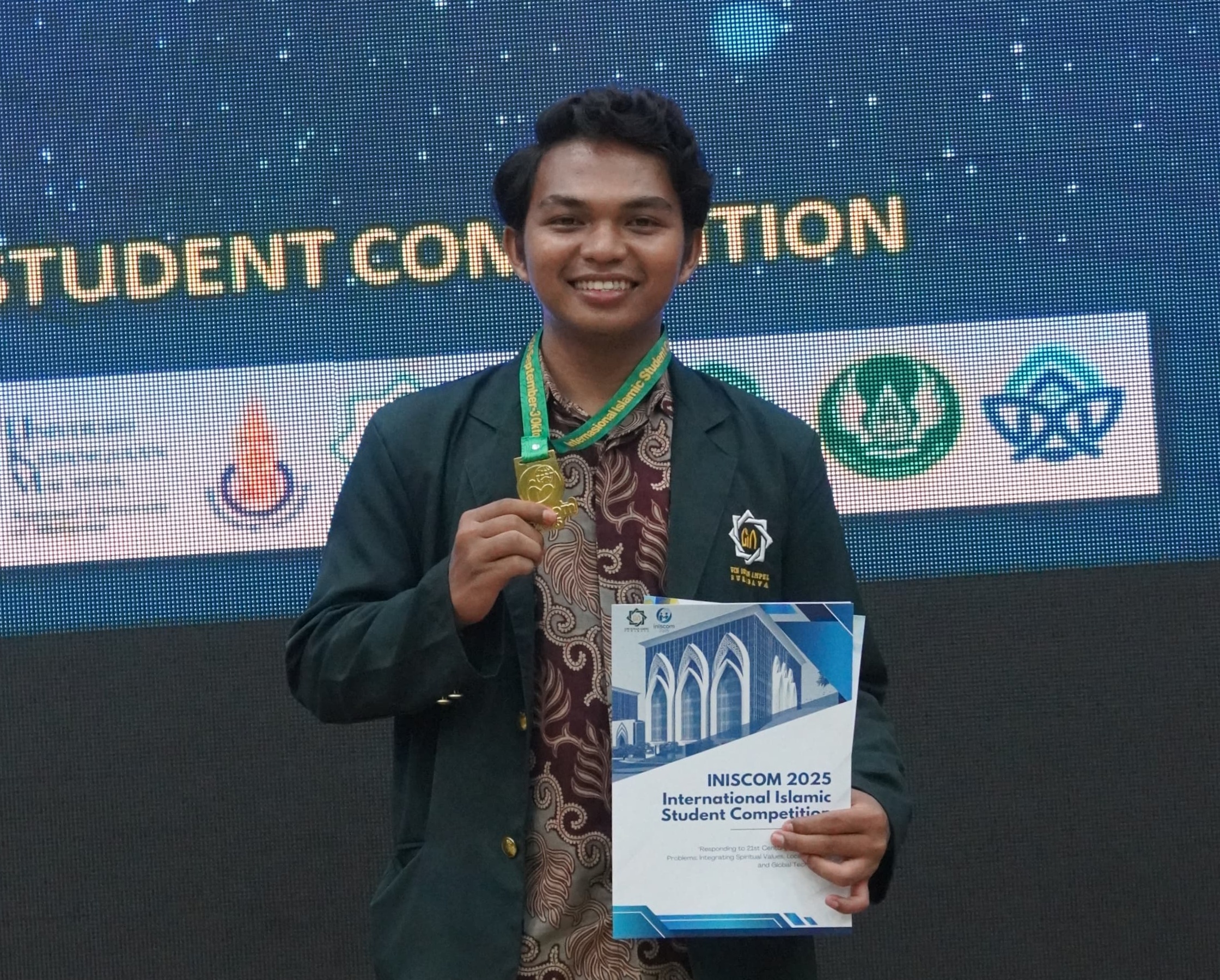 Mahasiswa UINSA Asal Mungka Sabet Juara 1 dalam Ajang International Islamic Student Competition 2025