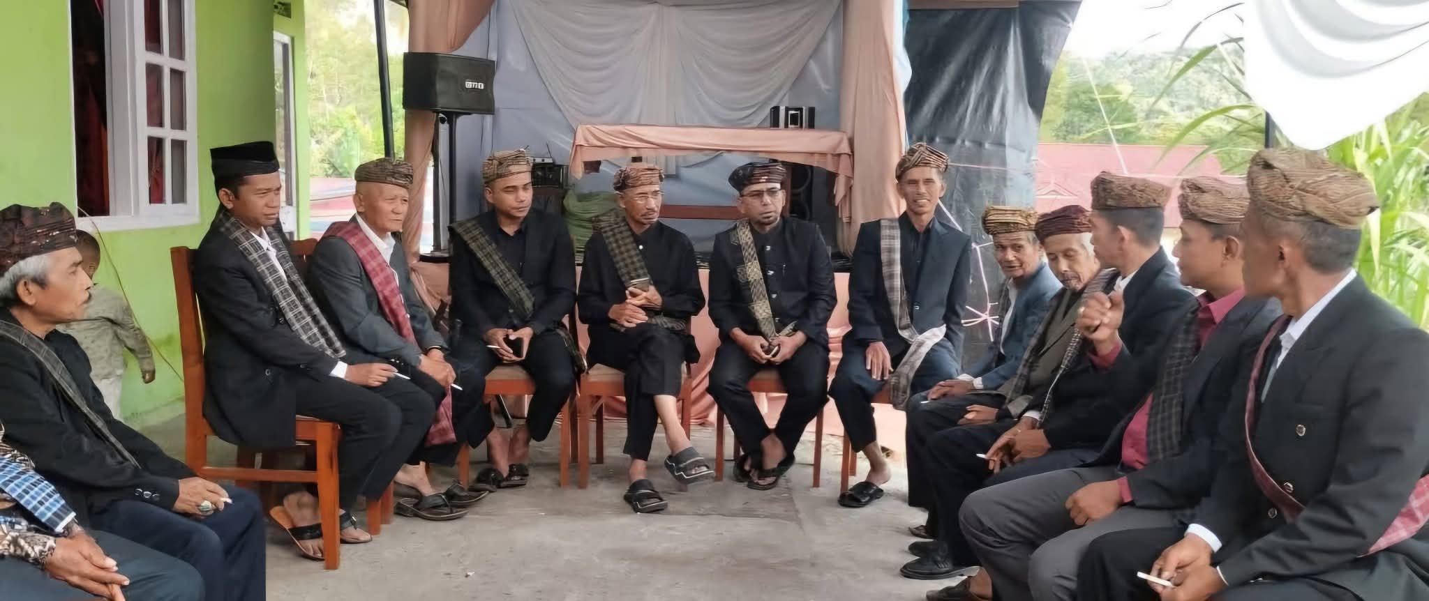 Sebagai Mamak dalam Kaum: Menjaga Akar, Merawat Adat