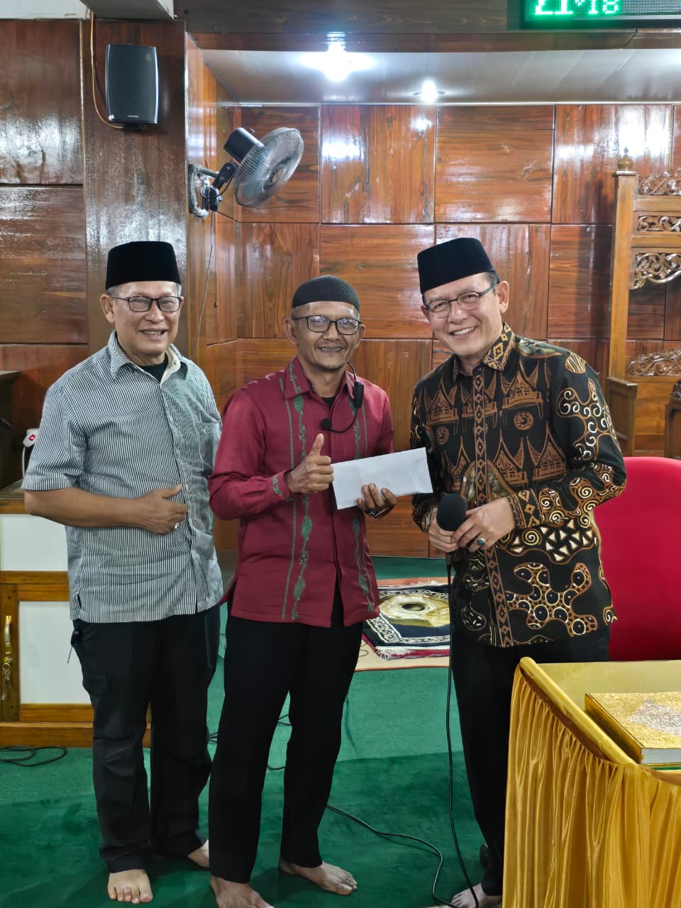 Wali Kota Payakumbuh Zulmaeta Silaturahmi dengan Jamaah Masjid Muslimin Balai Cacang