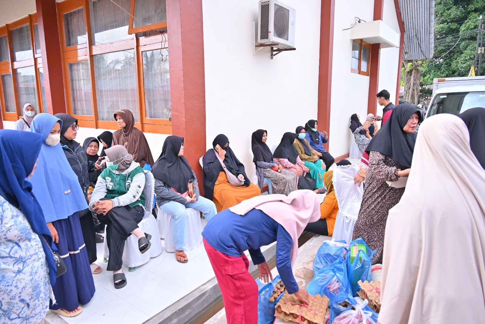 Ratusan Warga Serbu Pasar Murah Pemko Payakumbuh Jelang Idul Fitri