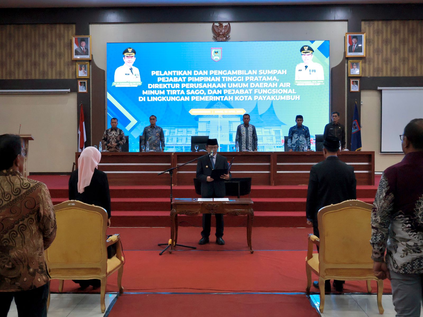 Wako Zulmaeta Lantik Pejabat Pimpinan Tinggi dan Direktur Perumda Tirta Sago